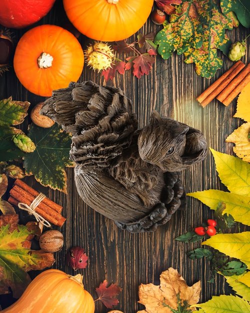 iStatue 10” Resin Squirrel Figurine - Charming Woodland Animal Decor for Fall Harvest & Thanksgiving