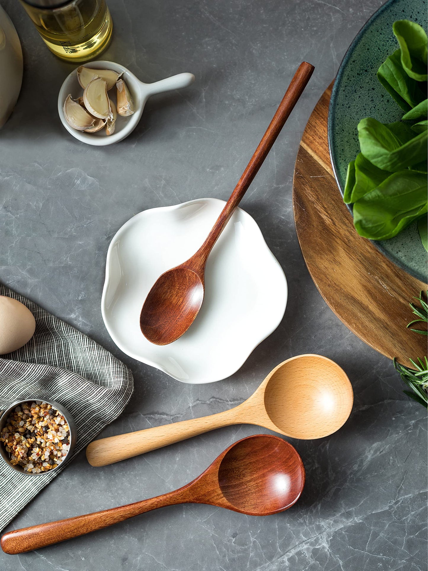 Miamolo Cute Spoon Rest for Stove Top, Ceramic Spoon Holder for Kitchen Counter, 5.3 Inches Coffee Spoon Holder Utensil Rest for Kitchen Gadget Cooking Gift Housewarming Wedding,Kitchen Decor, White