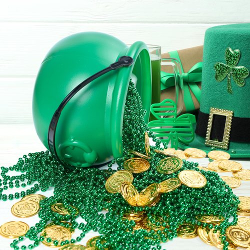 JOYIN 7.5'' St. Patricks Day Green Cauldron, Plastic Lucky Leprechaun Pot, Candy Kettle Bucket & Basket for St. Patricks Day, Mardi Gras, Halloween Party Decoration Supply Accessory