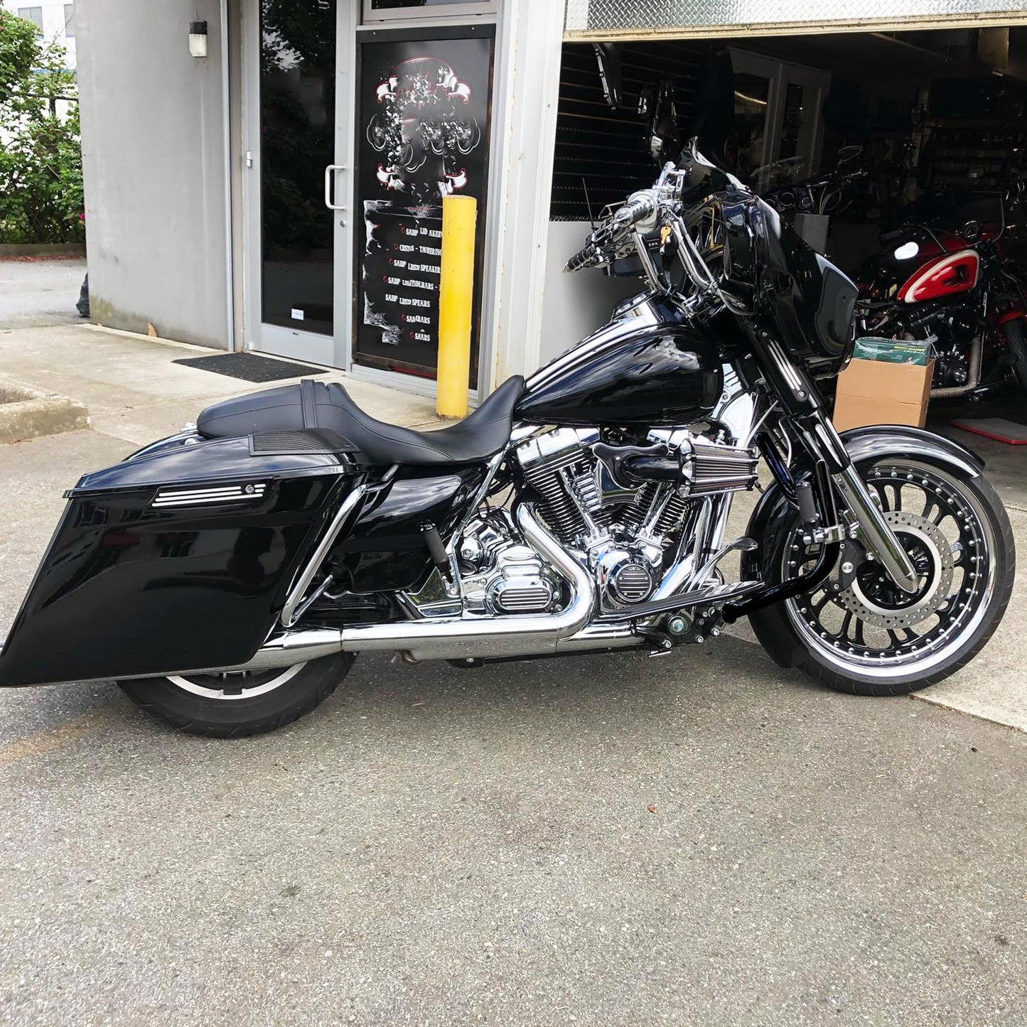 Mitered Sharp-Angled 1.25" Engine Guard fits Harley Touring 2009–2023 – Aggressive Highway Crash Bar for Street Glide FLHX, Road King FLHR, Road Glide FLTR – Black – Replaces OEM 49442-10A, 49050-09A
