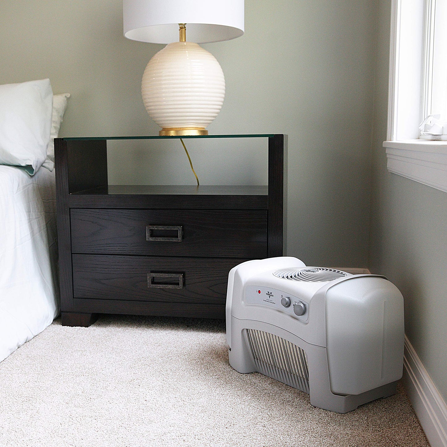 Vornado Evap40 Evaporative Humidifier with Adjustable Humidistat, 4-Gallon Capacity for Large Room Coverage up to 1,000 sq ft, 3 Speed Settings, Easy to Clean Dual Tank