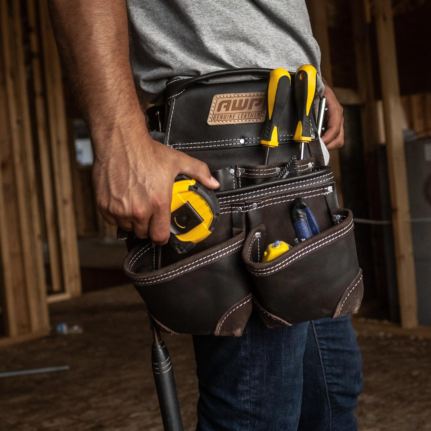 AWP Tool Belt and Rig, Heavy-Duty Premium Organizer with Multiple Pockets for Carpenters, Electricians, and Construction Work, Adjustable Waist Tool Belt, L-903-1