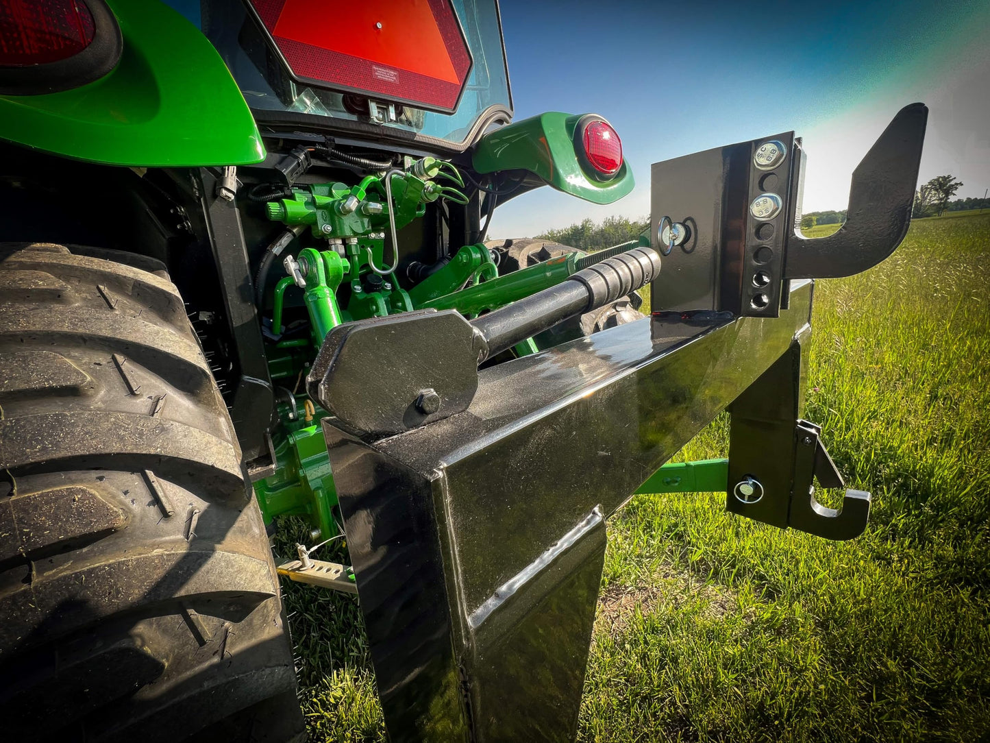 Field Tuff FTF-03PTQH Quick Hitch, 3-Point for Category 1 Tractors - Fast Attachment of 3 Point Implements