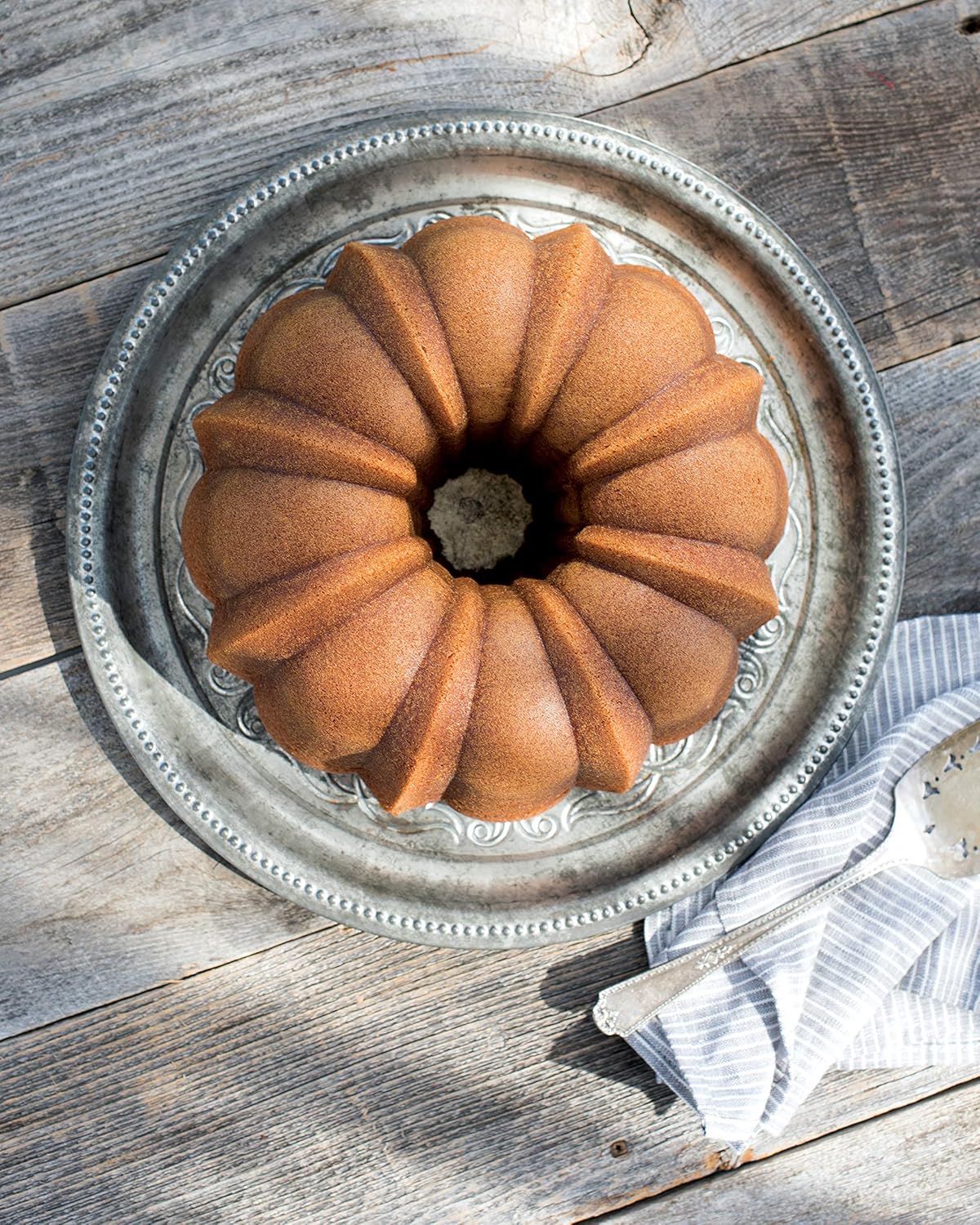 Nordic Ware 12-Cup Bundt Pan - Classic Toffee Finish for Perfectly Shaped Cakes