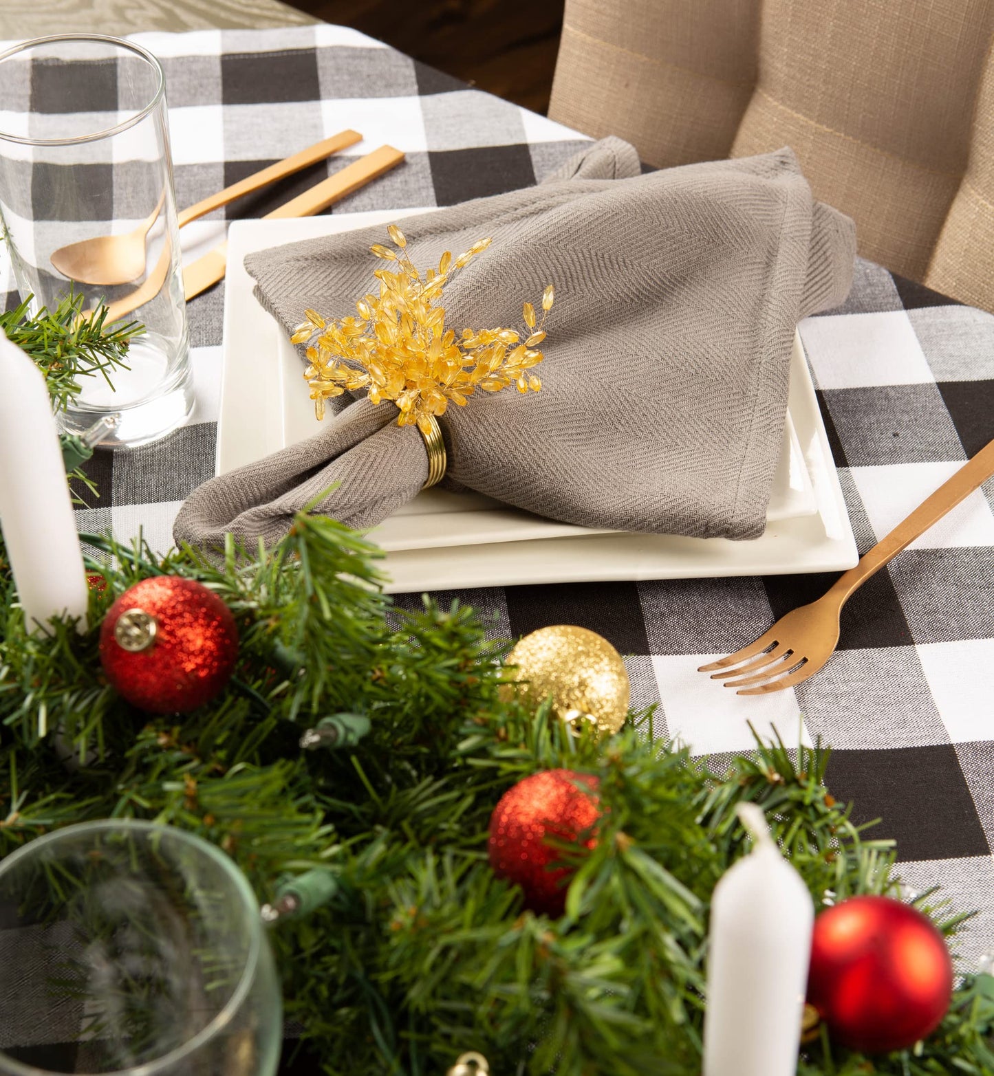 DII Buffalo Check Collection, Classic Farmhouse Tablecloth, Tablecloth, 60x84, Black & White