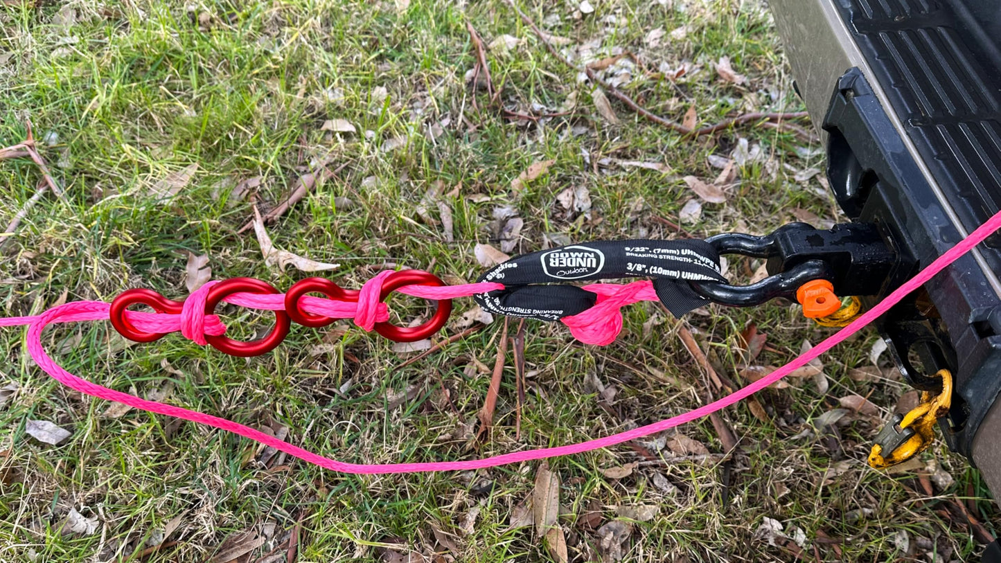 DOWN UNDER OUTDOORS Game/Log/4x4 Recovery Kit, Deer Drag, 650 ft of 9/32” (11,460 lbs) Winch Rope on Metal Reel, 2 Tree Savers, 2 Soft Shackles, 2 Snatch Rings, 2 Figure 8 Rings, Gear Bag