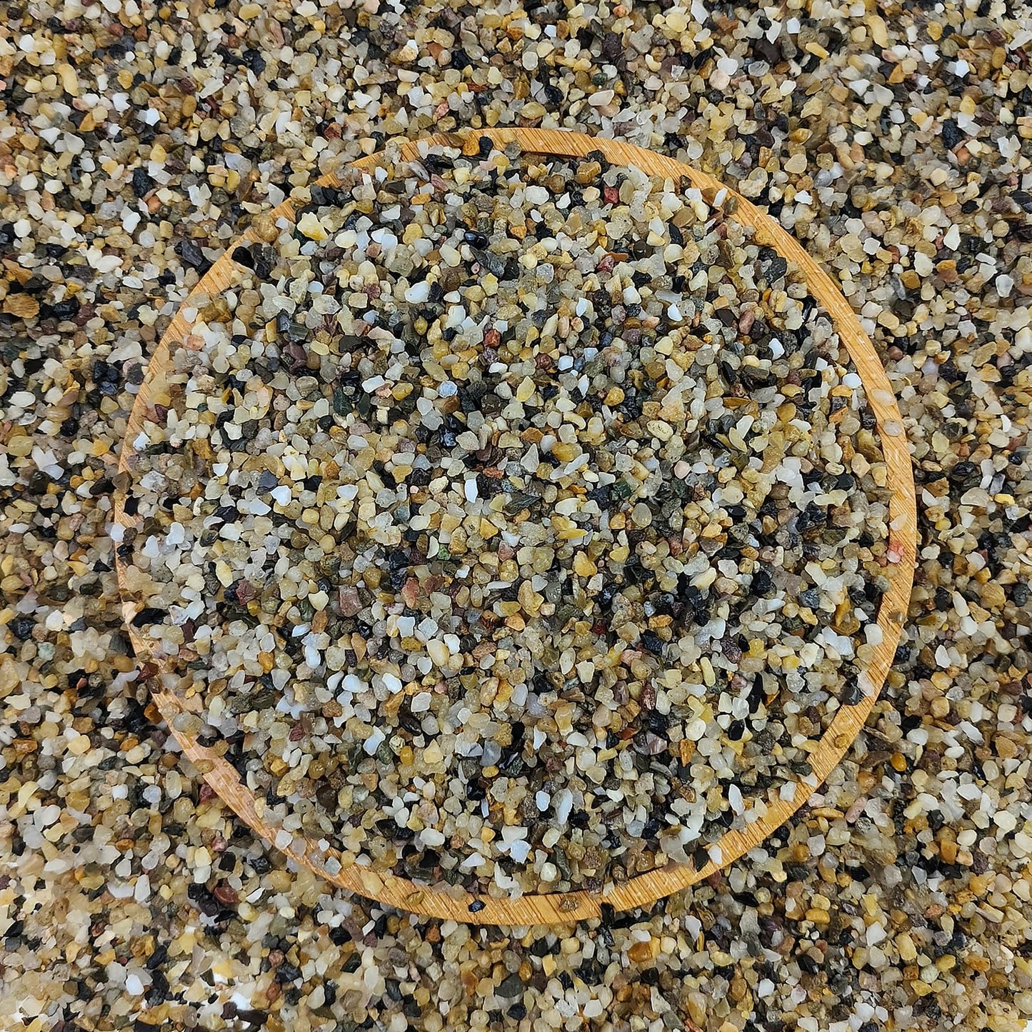 FANTIAN 40 lbs Aquarium Sand. 1/16 Inch Fish Tank Coarse Sand Pea Gravel for Aquarium, Terrariums, Vase Filler, Plant, Soil Drainage and Outdoor Gardens, Landscaping