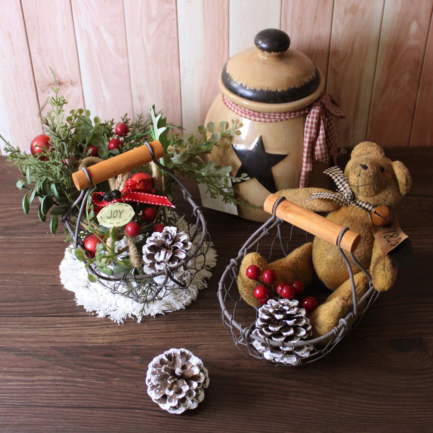 CVHOMEDECO. Chicken Wire Egg Baskets Rust Gathering Baskets with Wooden Handle Country Vintage Style Storage Baskets. Set of 2 (Oval)