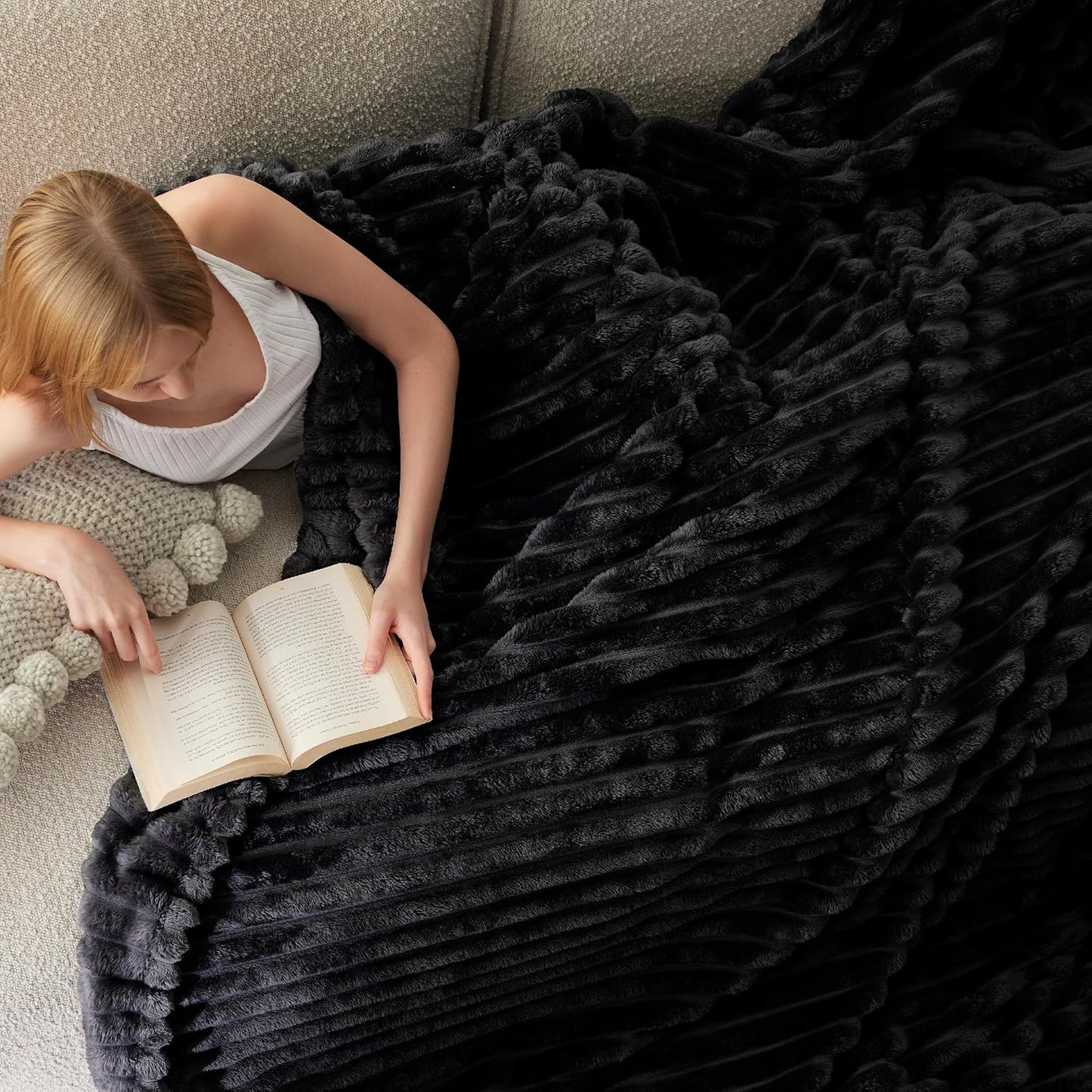 Bedsure GentleSoft Black Blanket - Cozy Full Size Fleece Throw for Women | 84x90 Inches
