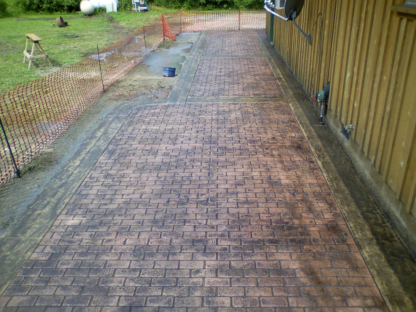 Worn Brick Running Bond Concrete Stamp Set by Walttools | Classic Masonry Paver Pattern, Sturdy Polyurethane Texturing Mats, Decorative Realistic Detail (5 piece)
