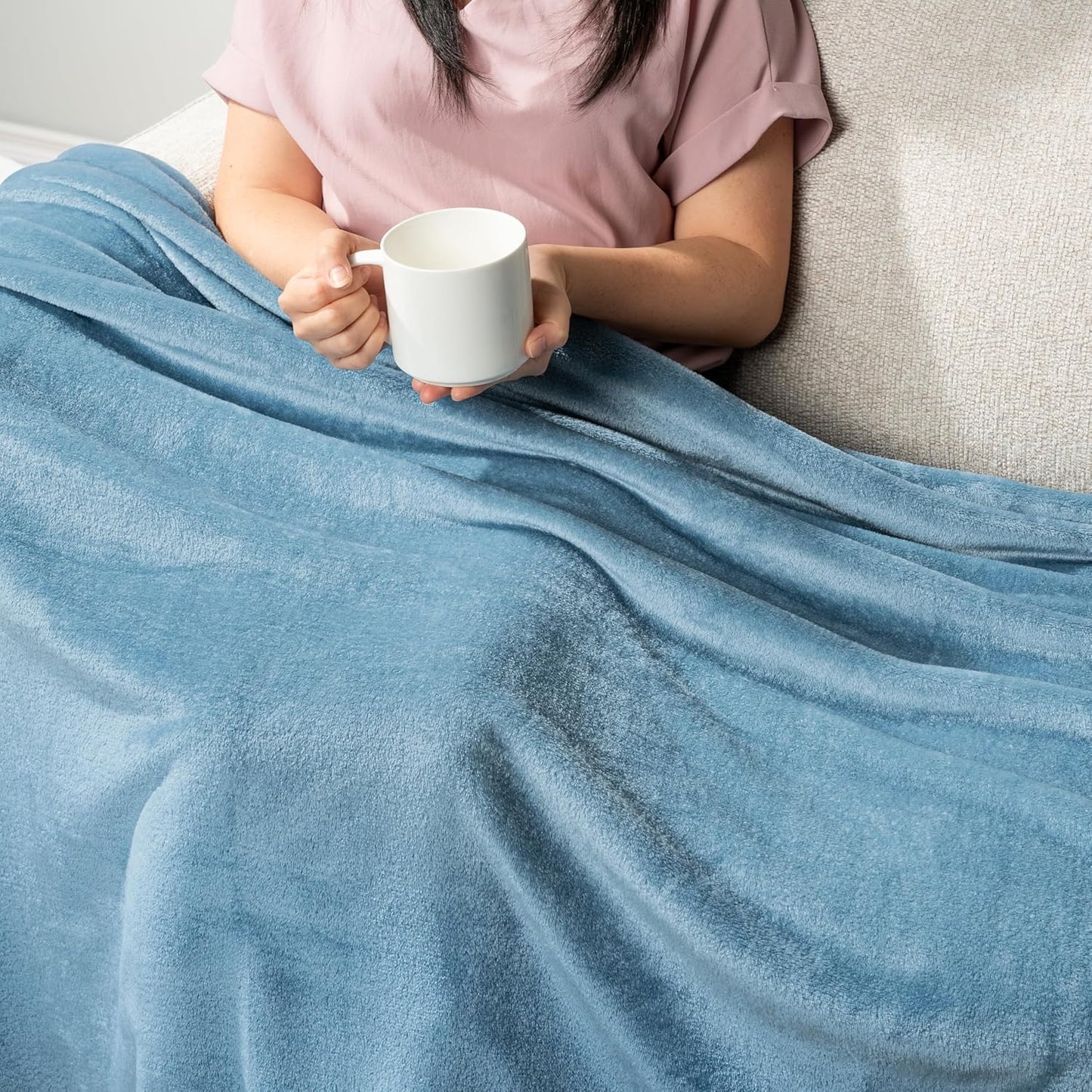 PAVILIA Dusty Blue Fleece Throw Blanket - Super Soft Flannel for Couch & Sofa | Cozy 50x60 Velvet Gift Blanket