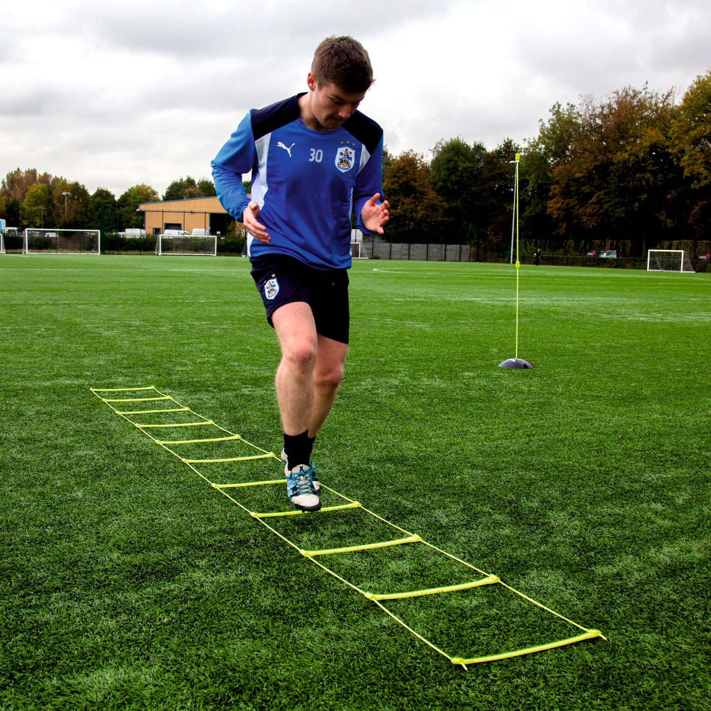 QuickPlay Agility Ladder for Speed and Agility Training - Adjustable 11 Rung Speed Ladder for Soccer, Football and Footwork Drills - Training Equipment for Kids, Youth and Adults with Carry Bag