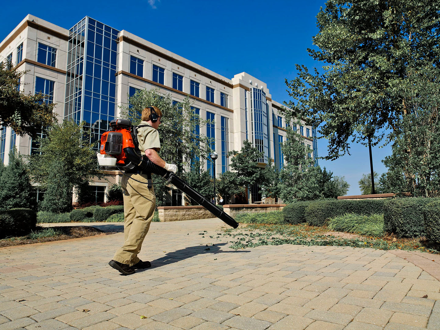 Husqvarna 350BT Gas Leaf Blower, 50.2-cc 2.1-HP 2-Cycle Backpack Leaf Blower with 692-CFM, 180-MPH, 21-N Powerful Clearing Performance and Ergonomic Harness System, Gifts for dad