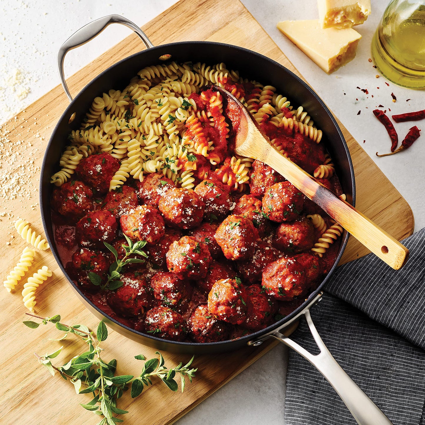 Tramontina OnyxPro Hard Anodized Non Stick 5.5-Quart Saute Pan with Glass Lid, Cooking Pan with Reinforced Nonstick Coating, Oven Safe
