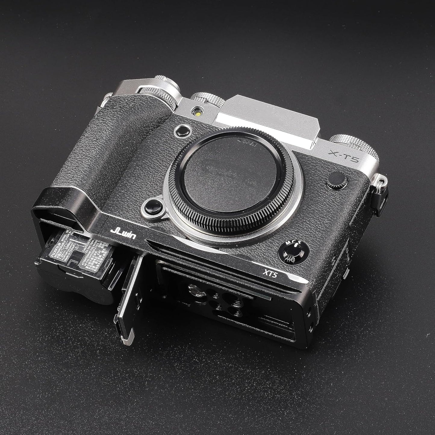 FocusFoto X-T5 Quick Release Baseplate QR Plate Mount for Fujifilm Fuji Mirrorless Camera, Compatible with Arca-Swiss