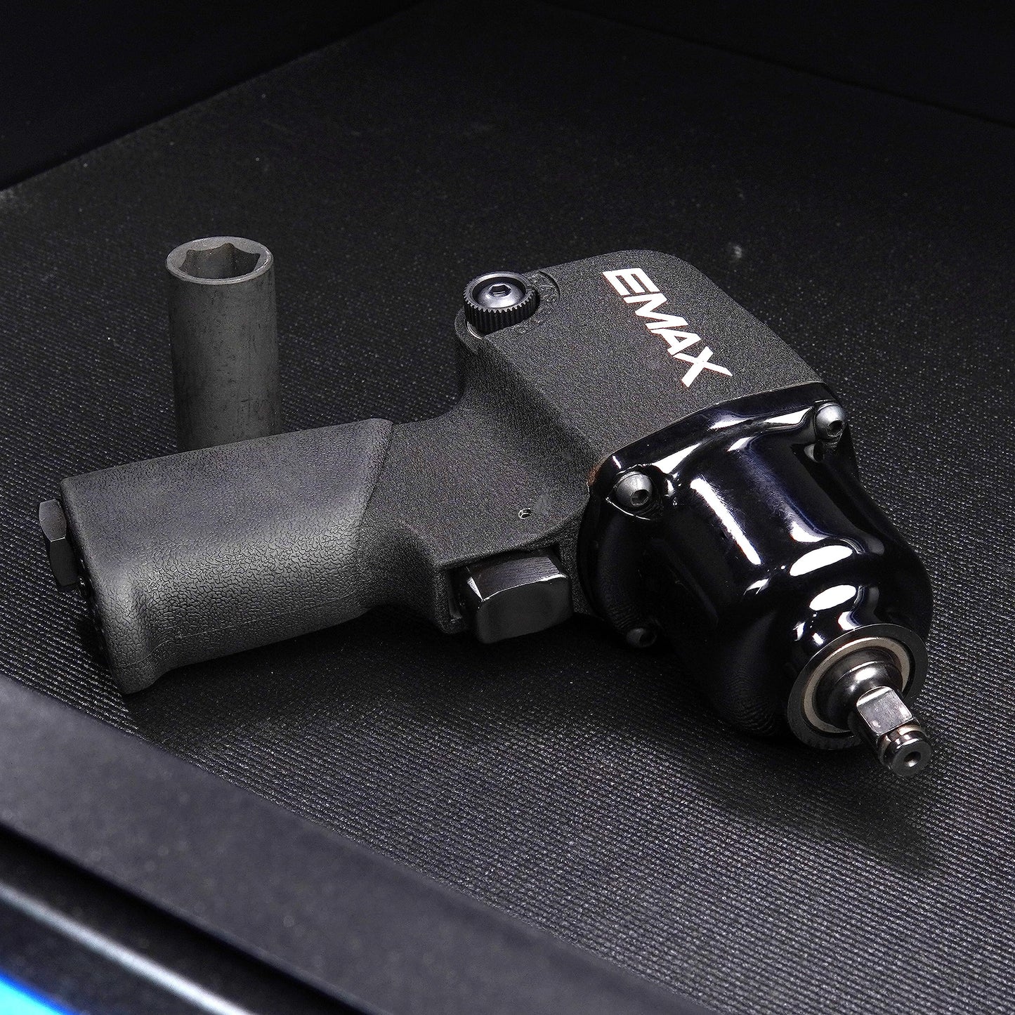EMAX Air Impact Wrench - 3/8" Drive Pneumatic Mechanic Tool with 400 ft lbs Max Torque & 9,500 RPM - EATIWH3S1P