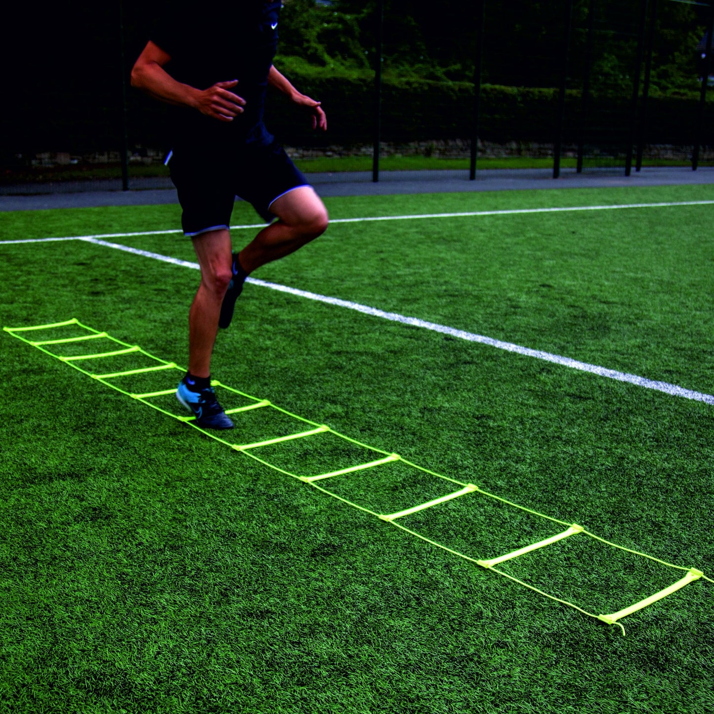 QuickPlay Agility Ladder for Speed and Agility Training - Adjustable 11 Rung Speed Ladder for Soccer, Football and Footwork Drills - Training Equipment for Kids, Youth and Adults with Carry Bag