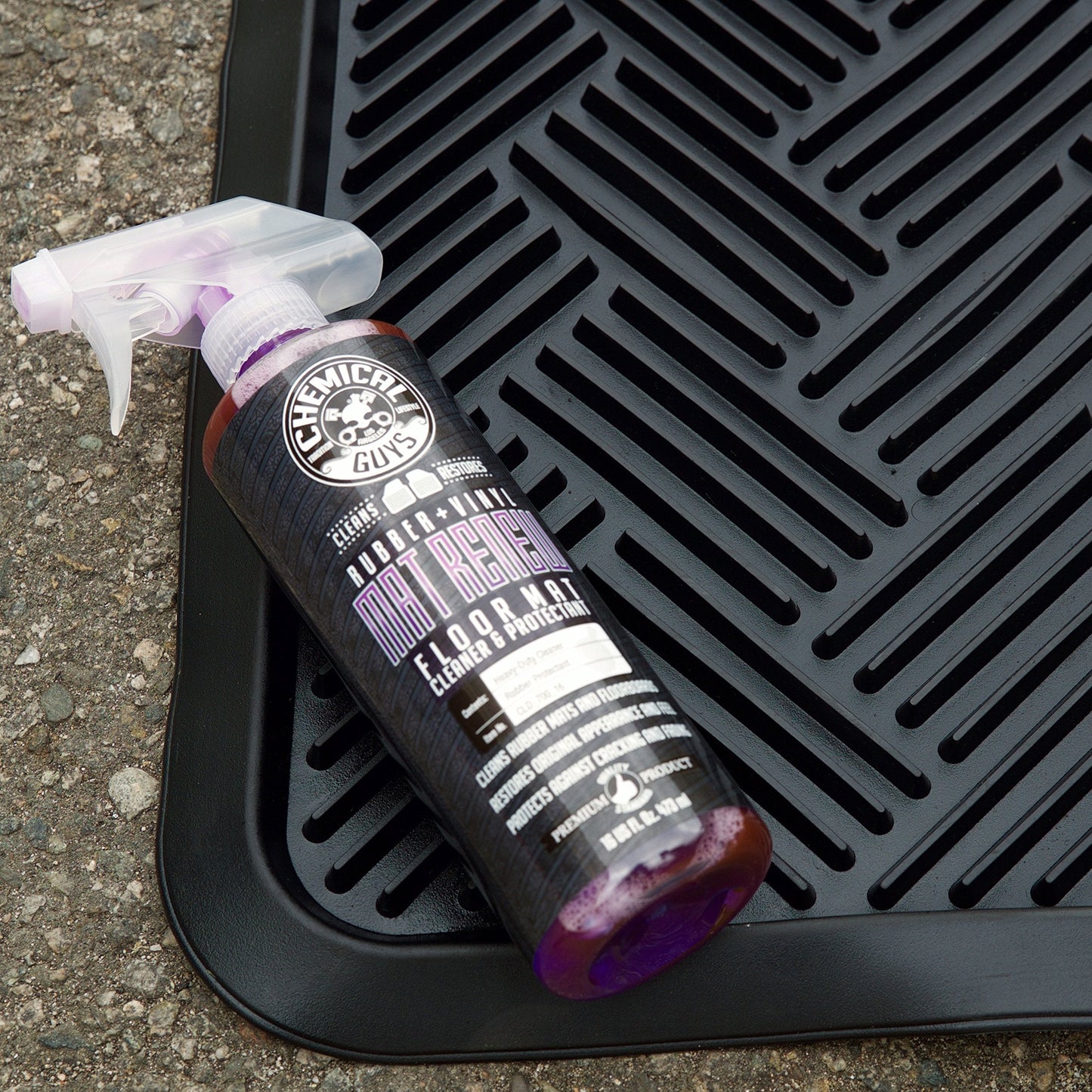 Chemical Guys Mat Renew Rubber and Vinyl Car Floor Mat Cleaner & Protectant - Cleans & Restores Rubber Liners, Running Boards, Safe for Cars, Trucks, SUVs, and More - 16 oz