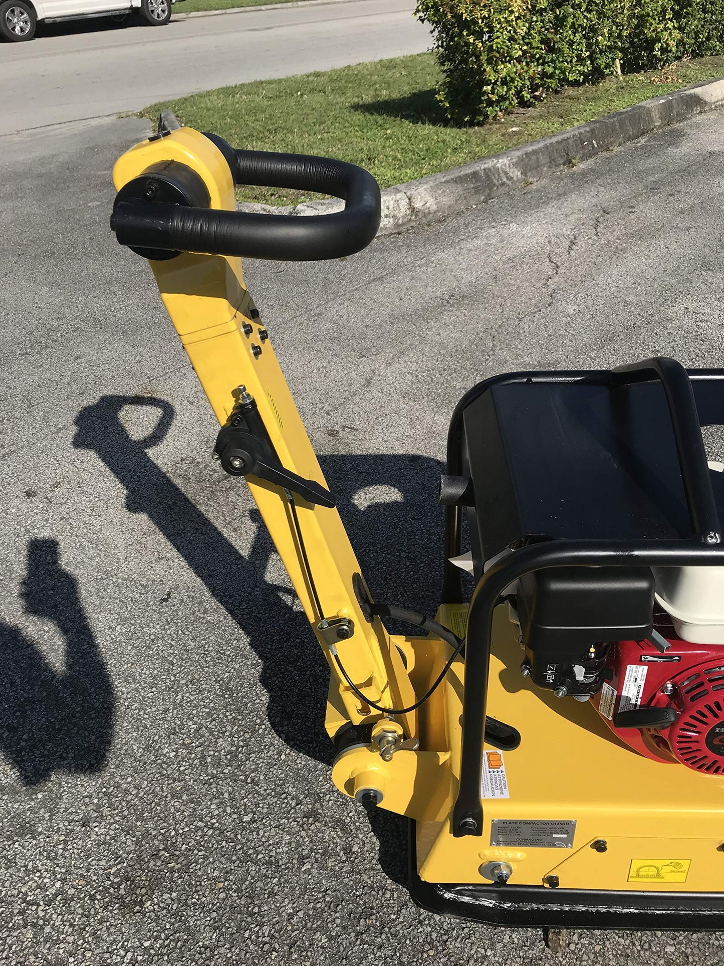 CORMAC C135RH Hydraulic Reversible plate compactor, gasoline engine GX160 @ 5.5 Hp, weight: 320 Lb