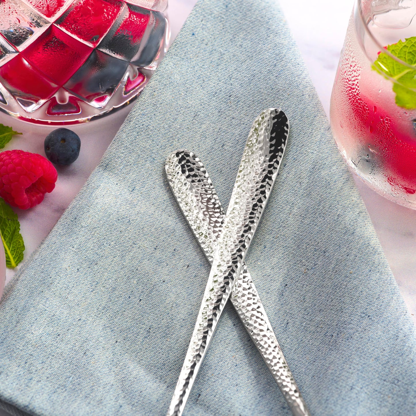 Hudson Essentials Hammered Iced Tea Spoons, 18/10 Stainless Steel Long Handle Spoons for Stirring Cocktails, Tea, Coffee, Set of 6 - Bergamo
