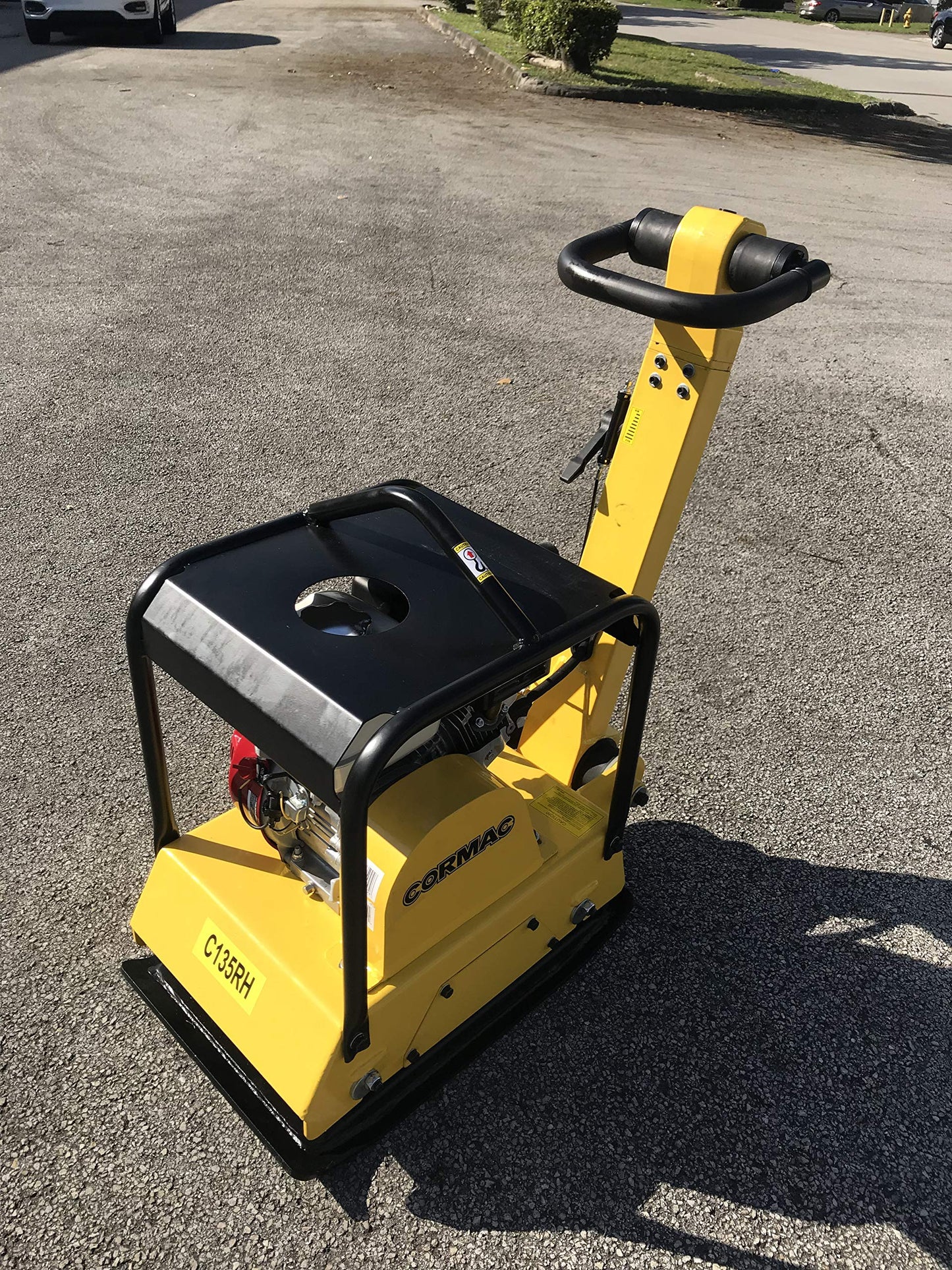 CORMAC C135RH Hydraulic Reversible plate compactor, gasoline engine GX160 @ 5.5 Hp, weight: 320 Lb