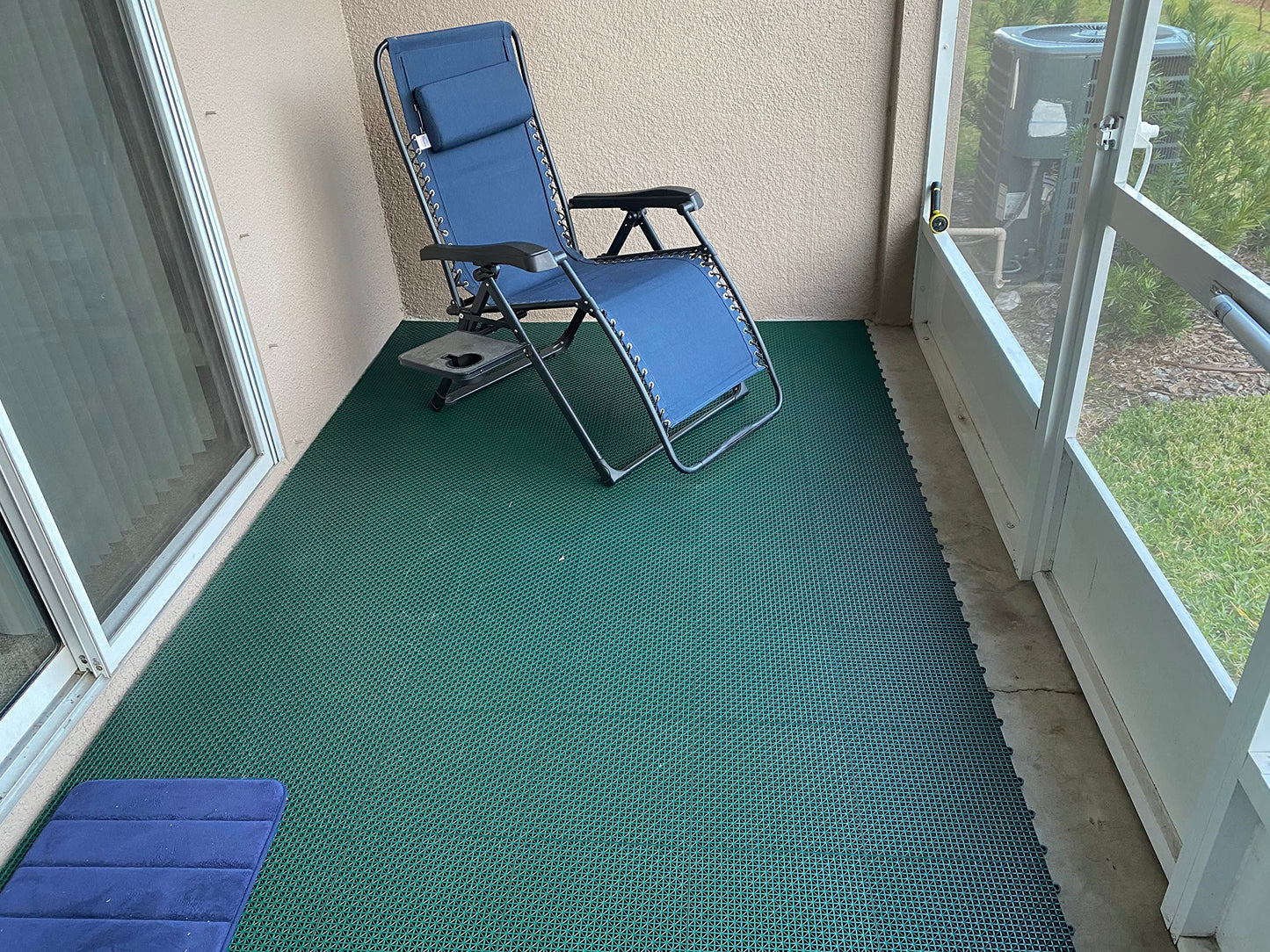 Big Floors DuraGrid Deck Tiles, Interlocking Outdoor Tiles for Patio, Self-Draining, UV-Resistant, Water-Resistant Modular Flooring, Easy Install, 40 Pack, Evergreen